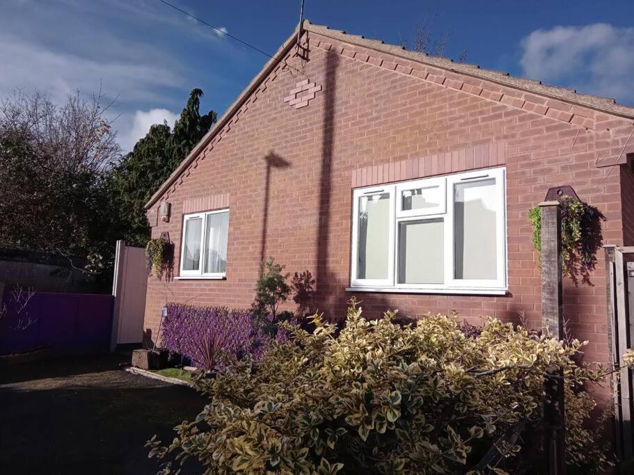 Cosy Bungalow In A Handy Location Market Harborough Bagian luar foto